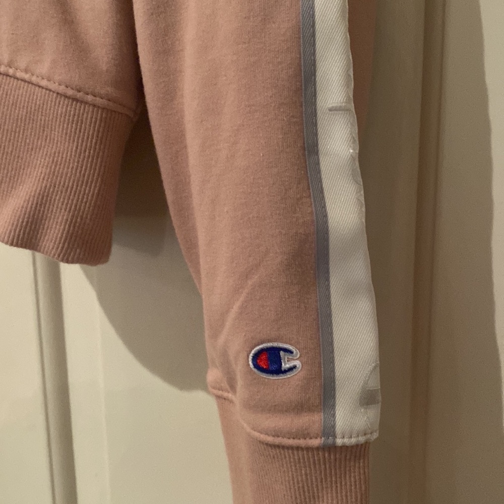 Champion Sweatshirt - Picture 2 of 5